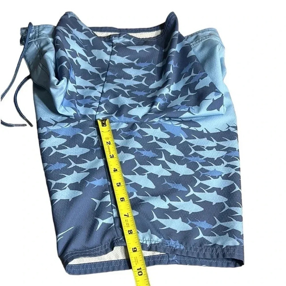 Vineyard Vines short swim trunks,men size 28.Blue, side zip pocket,whale,logo - Picture 13 of 15